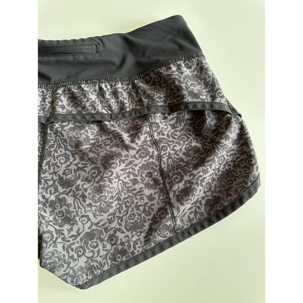 Lululemon Speed Short 2.5 Flossy Dark Carbon Black Paisley Shorts Women's Size 6 - Picture 11 of 15